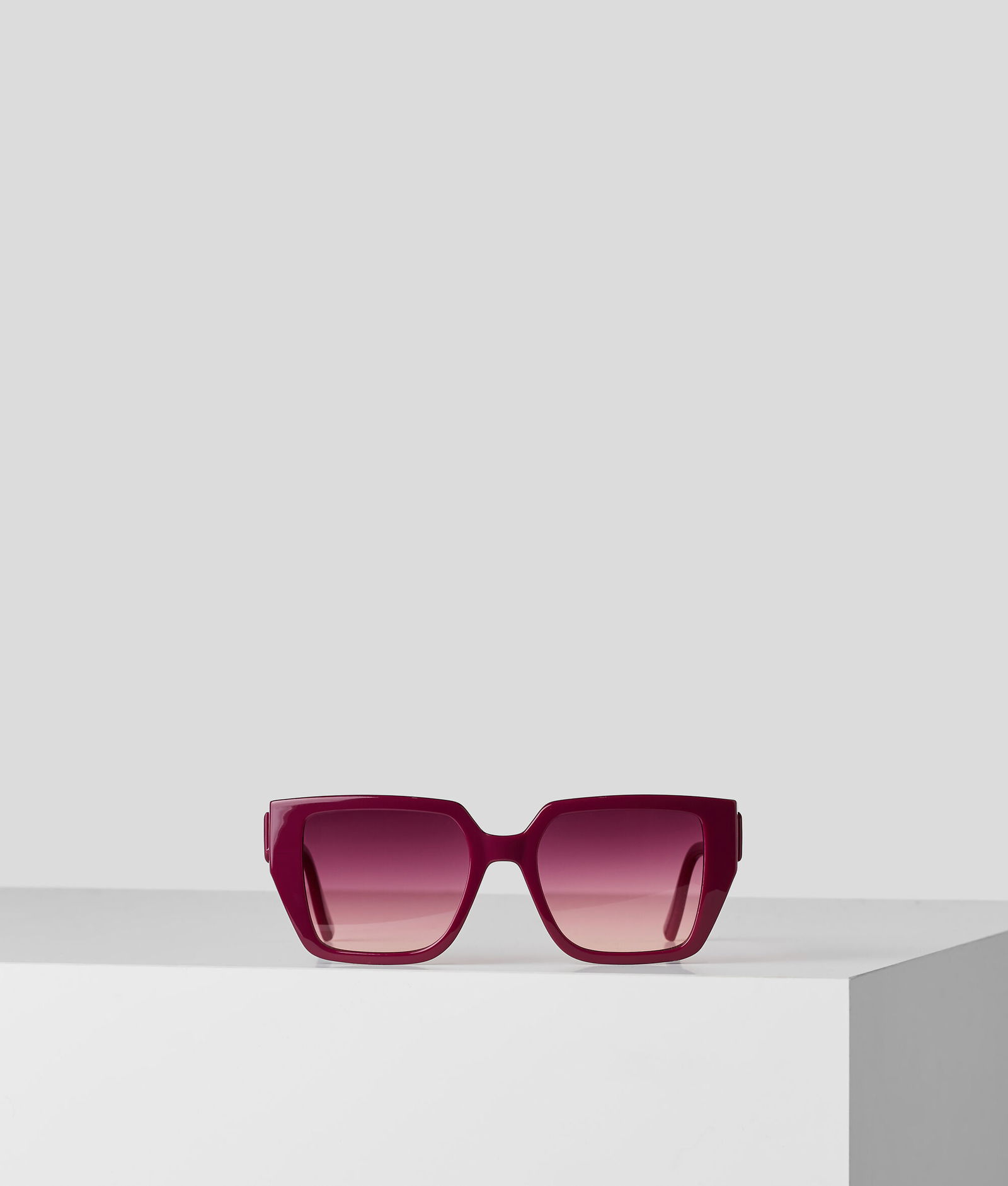 KARL LAGERFELD Karl x Amber Valletta Blok Sunglasses in M095 Endource