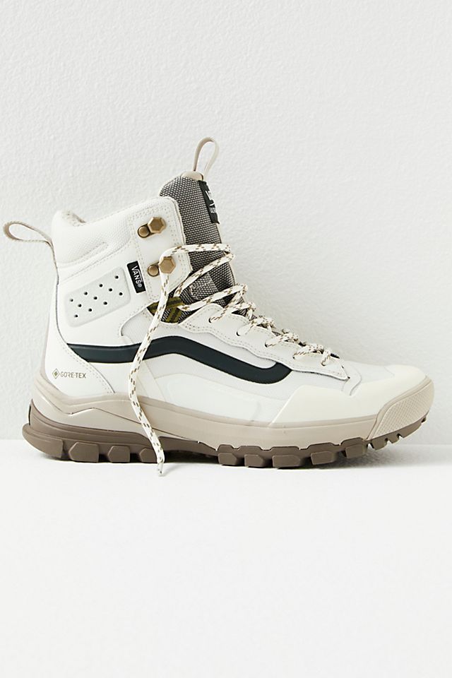 Vans Ultrarange Exo Hi Gore-tex Mte-3 Sneaker Boots In Vintage White 