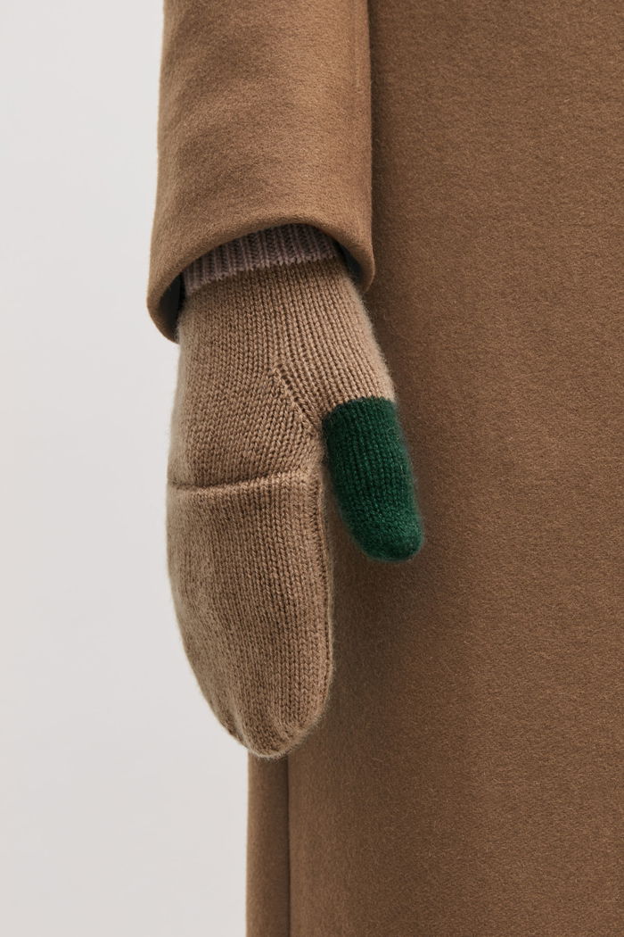 Cos Mittens COS Cashmere Colour-Block Mittens | endource