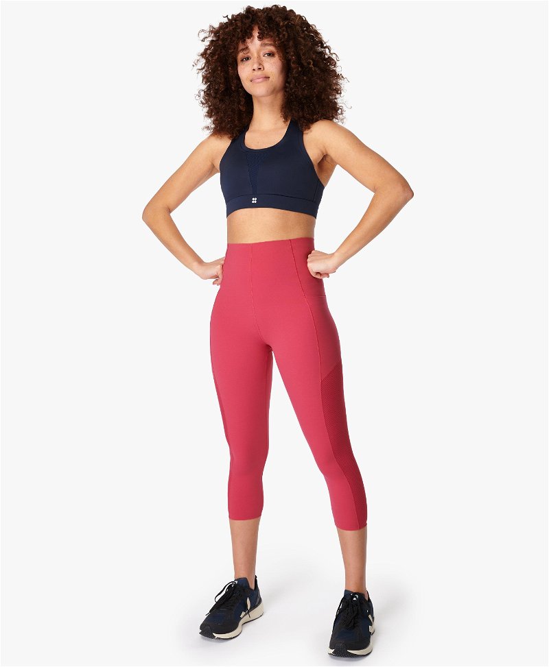 https://cdn.endource.com/image/09653b102a9b13f2bd7d8c1b23cc63ad/detail/sweaty-betty-power-high-waisted-cropped-gym-leggings.jpg?optimizer=image&class=800