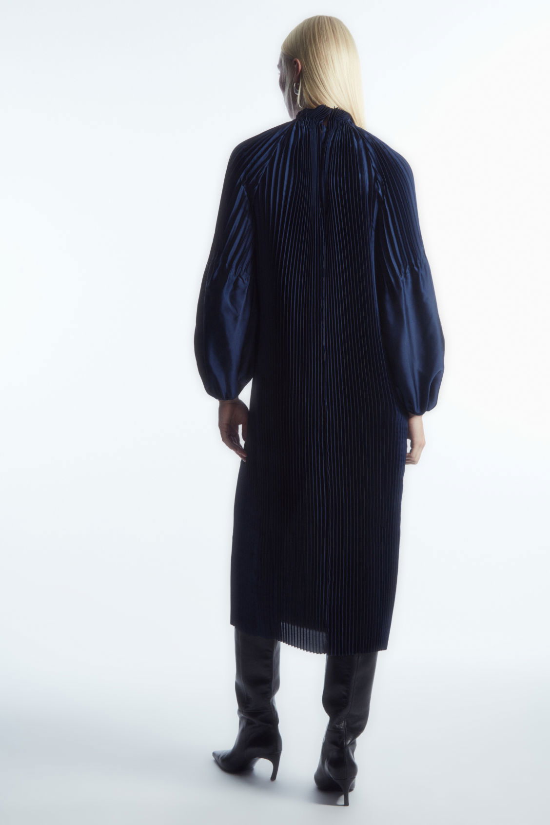 cos blue velvet dress Sofie D'Hoore District Dress in Midnight main image 0