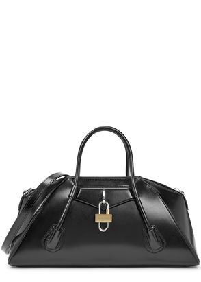 The new Antigona Soft bag from Givenchy - Numéro Netherlands