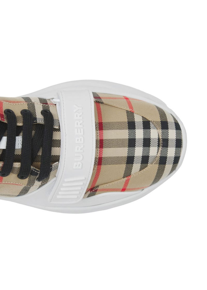 burberry shoes greece