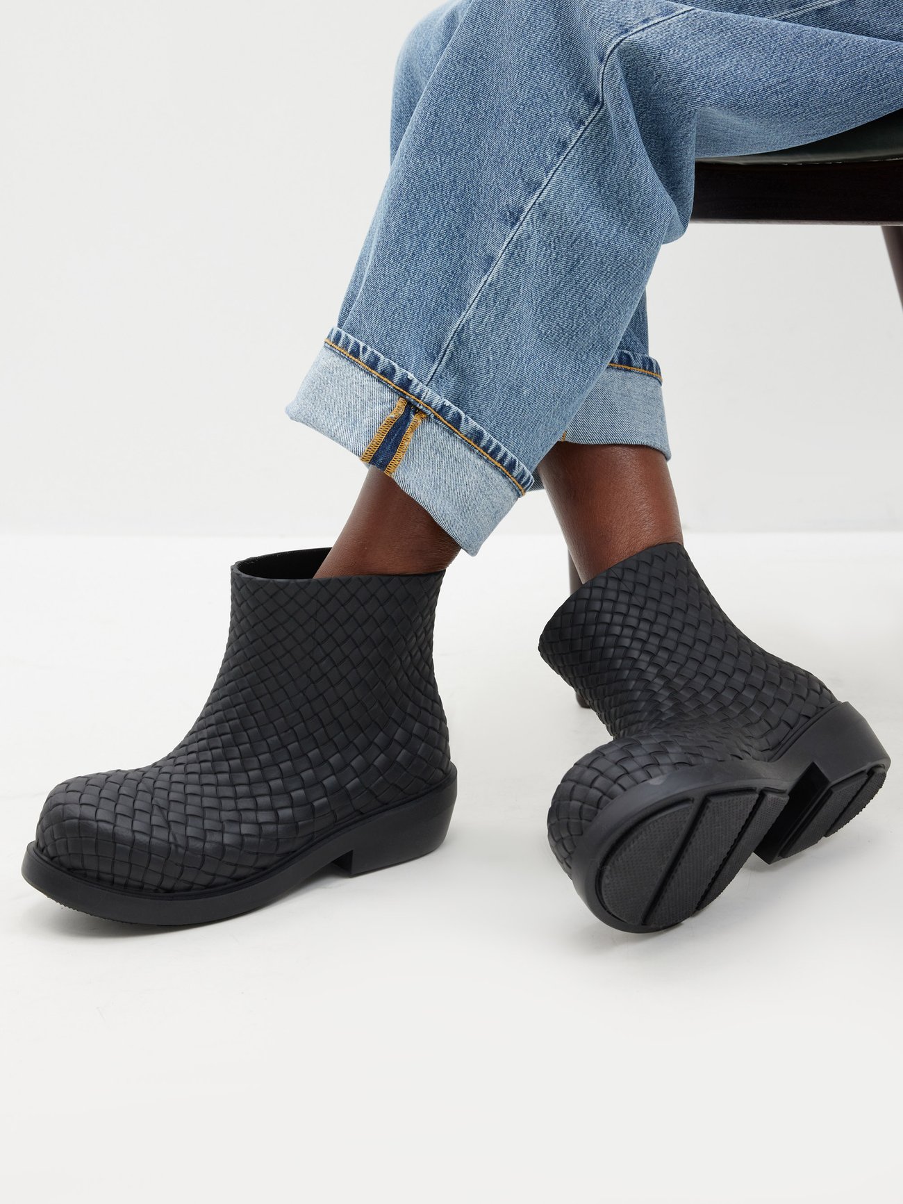 BOTTEGA VENETA Fireman Intrecciato-Embossed Boots | endource display picture 2