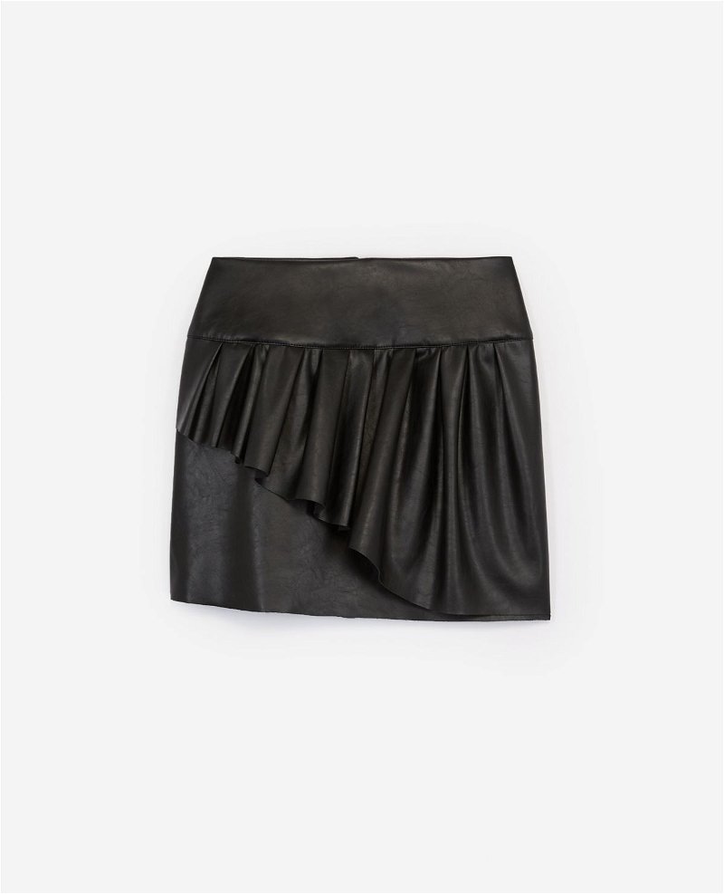 Short imitation leather skirt