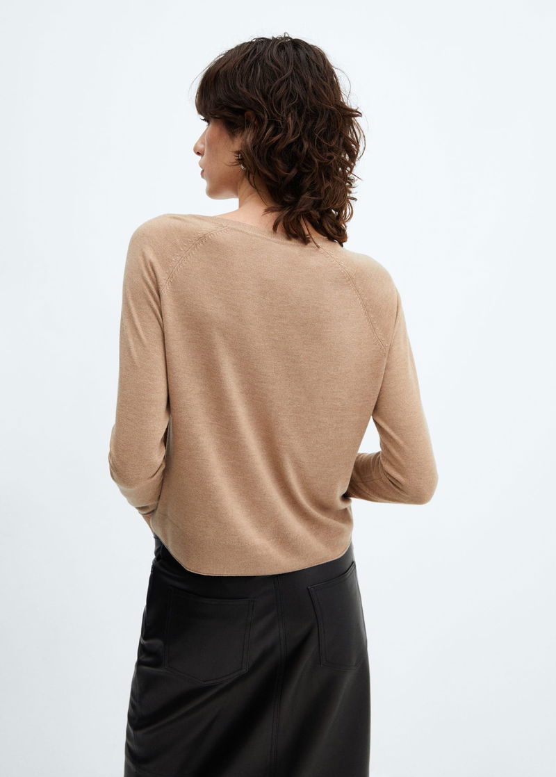 Fine-knit round-neck sweater