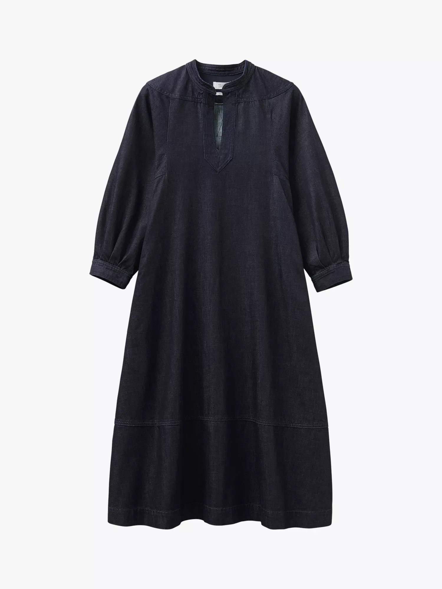 toast denim dress The beautiful denim dress from @toast - We love that it doubles as a trench coat, too. Made of breathable cotton & hemp. Styling - @teresathuy Makeup & Photos