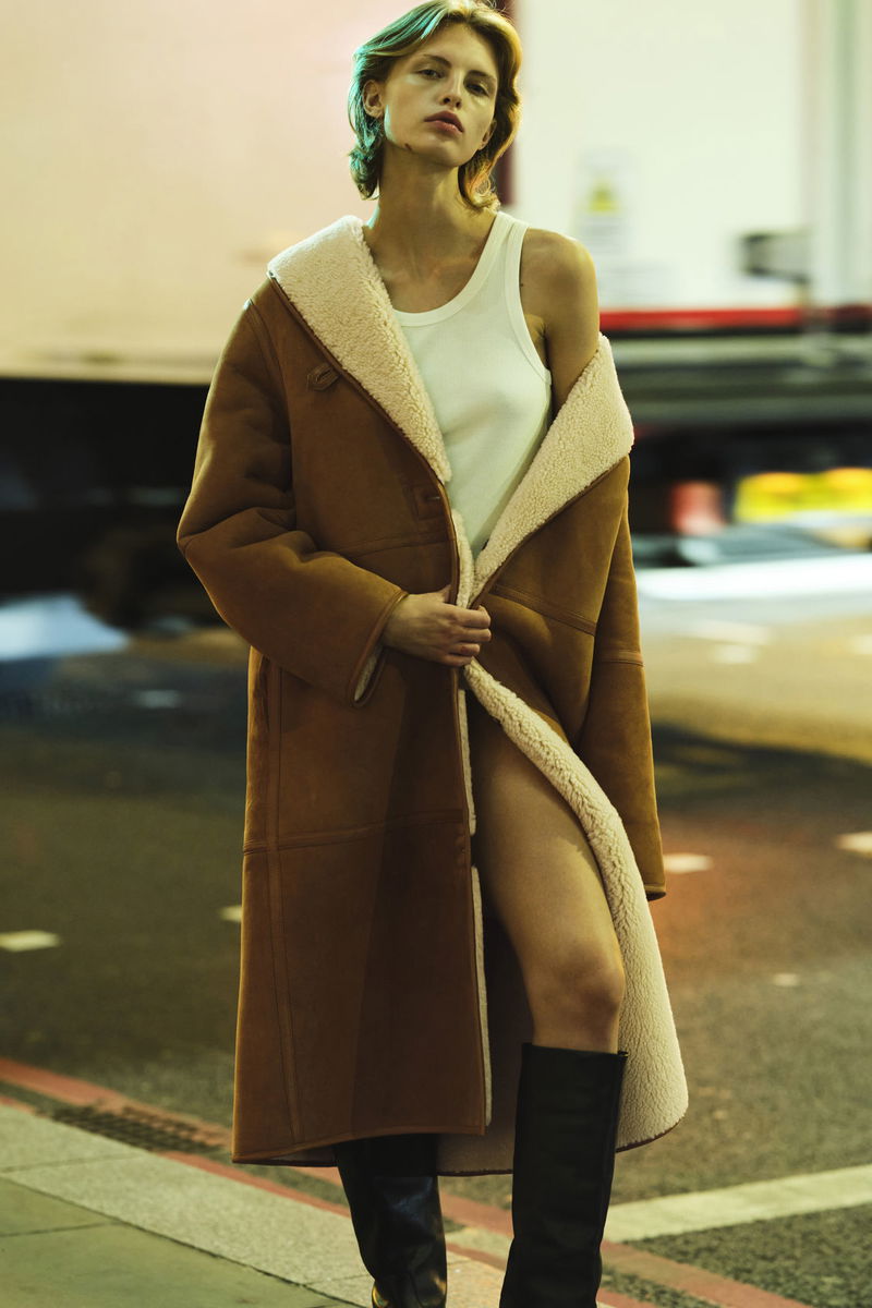 OVERSIZED REVERSIBLE SHEARLING COAT - BROWN / CREAM - COS