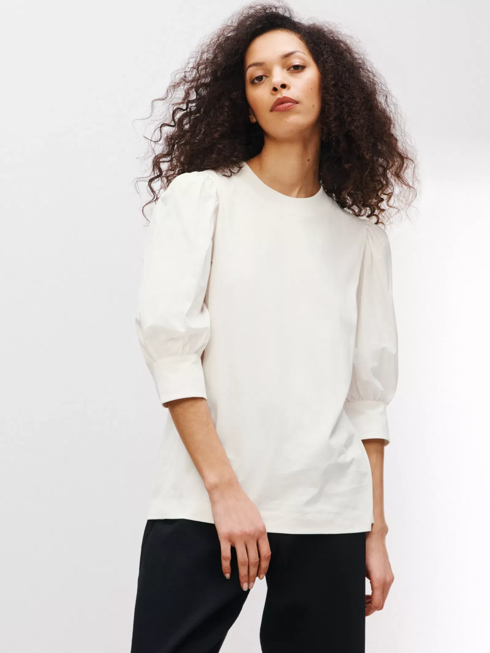 KIN Plain Poplin Top in White | Endource