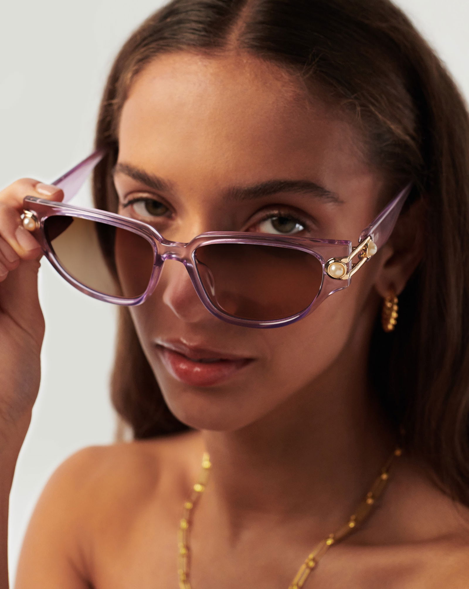 {{Le Specs x Missoma}} Serpens Link Sunglasses in Ivory Serpens Link Ivory Female Cat-Eye Sunglasses | Le Specs main image 2
