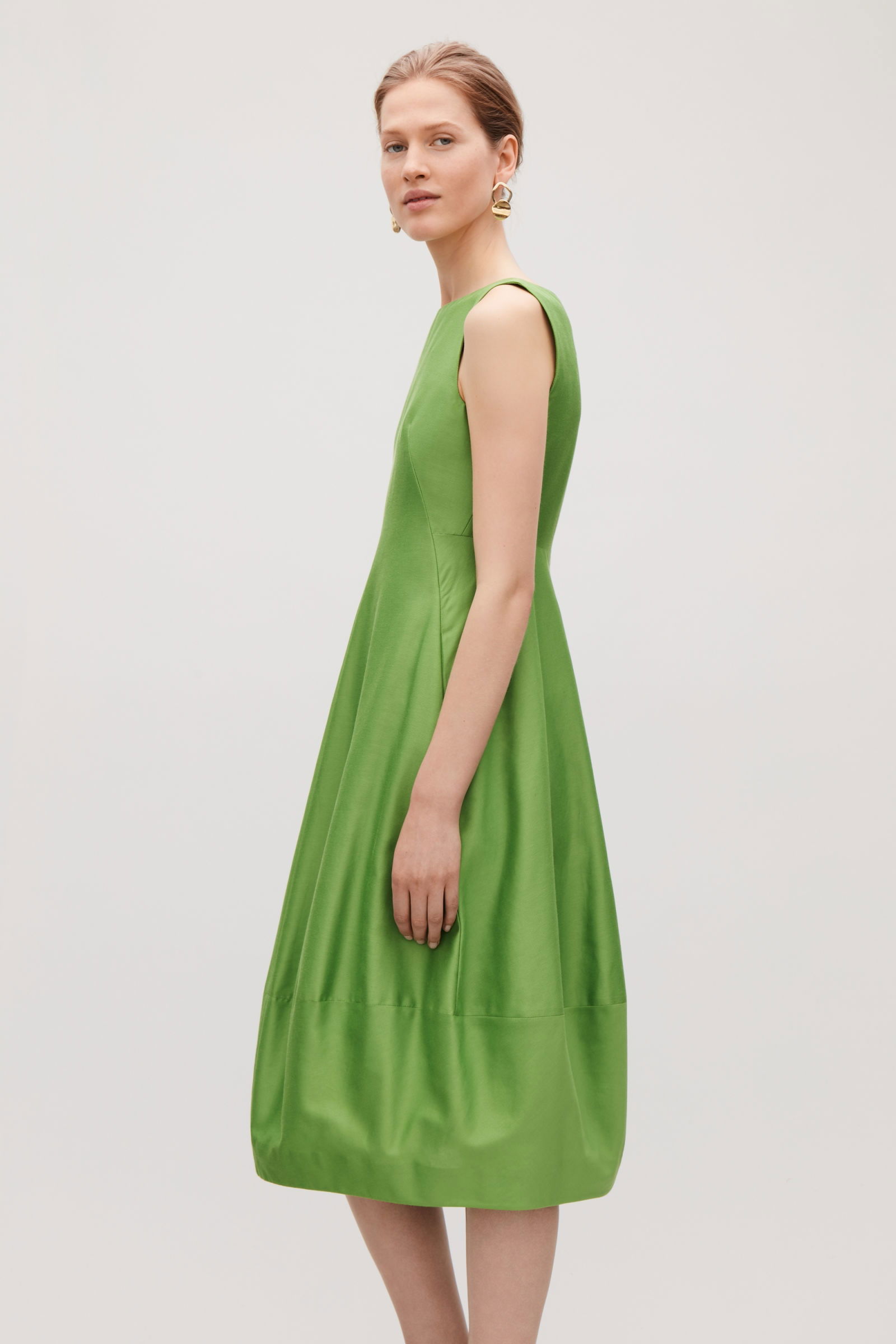 COS Sleeveless Cocoon Dress | endource