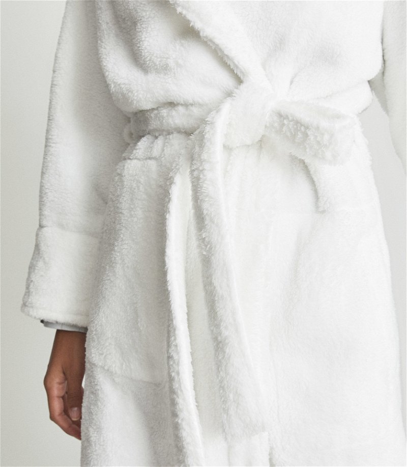 Fluffy Robe in White