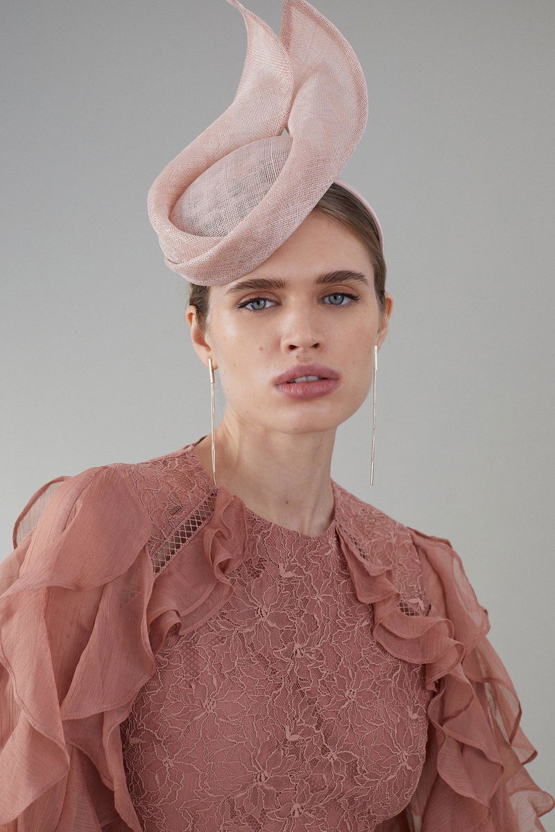 KAREN MILLEN Leaf Detail Pillbox Fascinator in Blush Endource