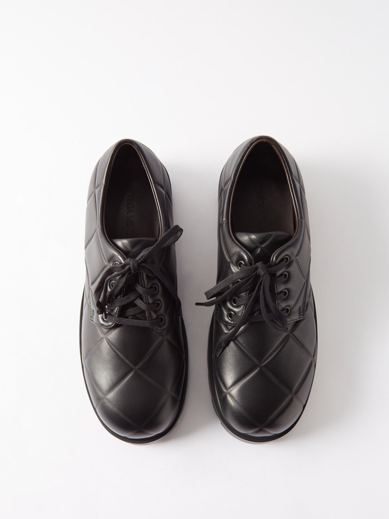 bottega-veneta-strut-grid- 