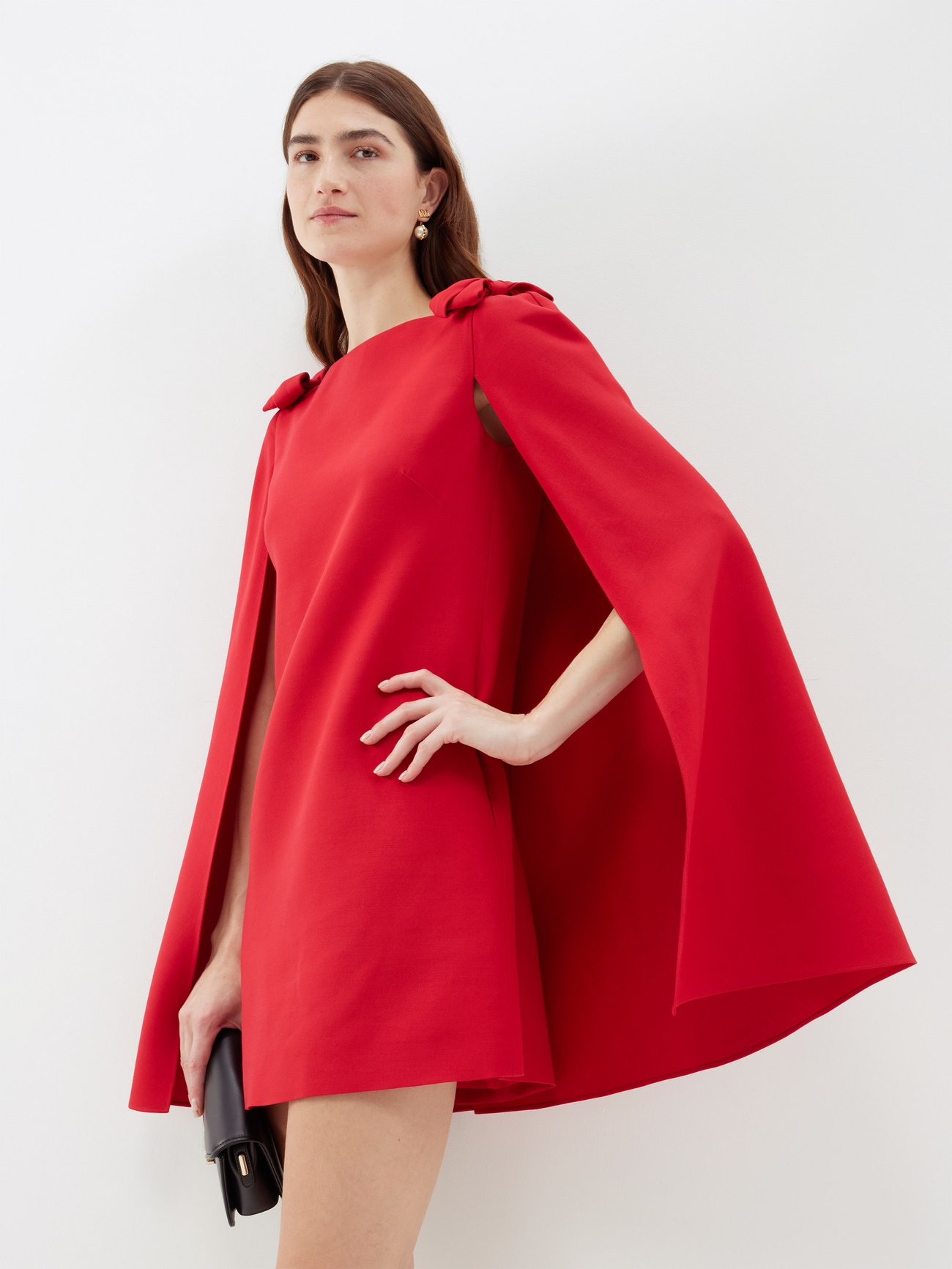 valentino cape dress Garavani Bow-Shoulder Crepe Couture Mini It has a side zipper closure Valentino Red Draped Midi Dress