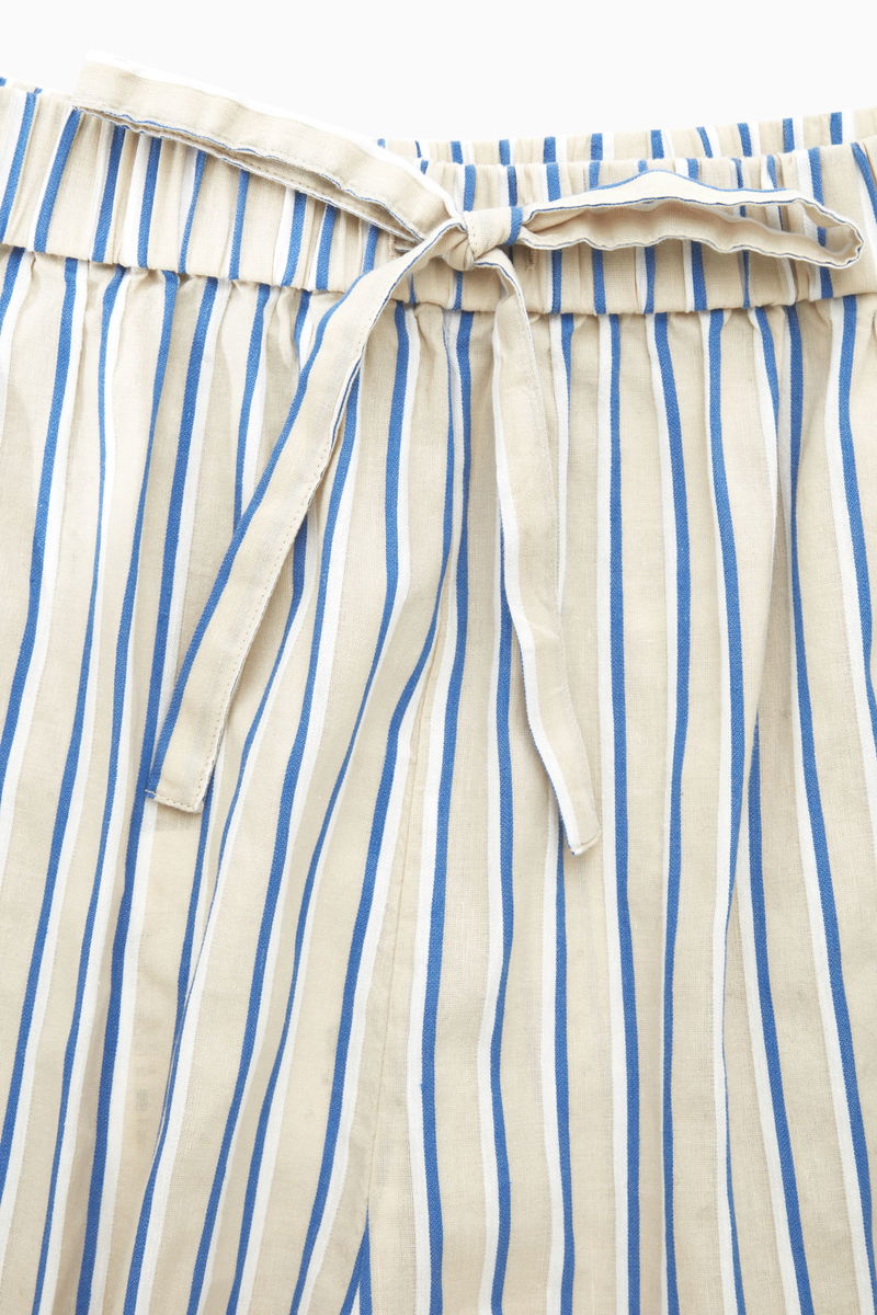 Linen Blend Stripe Shorts in Blue