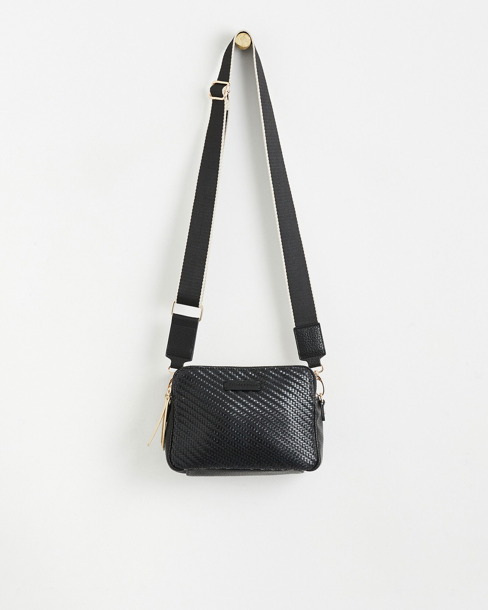 OLIVER BONAS Isla Weave Crossbody Bag in Black Endource