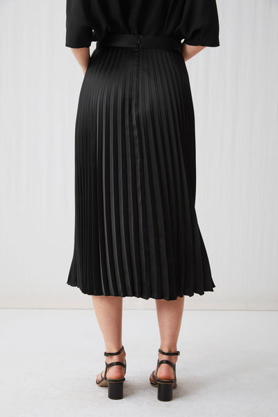 ARKET Pleated Satin Skirt in Black | Endource