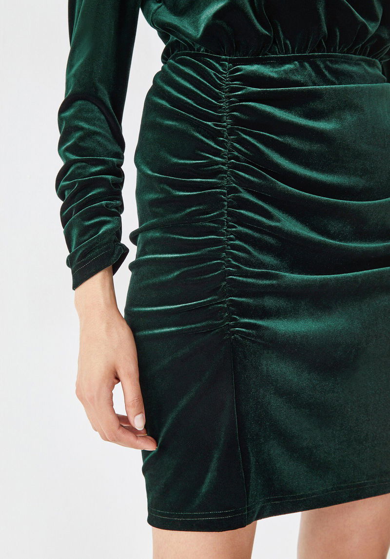 maxine velvet mini dress velvet black short dress SER.O.YA Maxine Velvet Mini Dress in Black-kerentamir.com