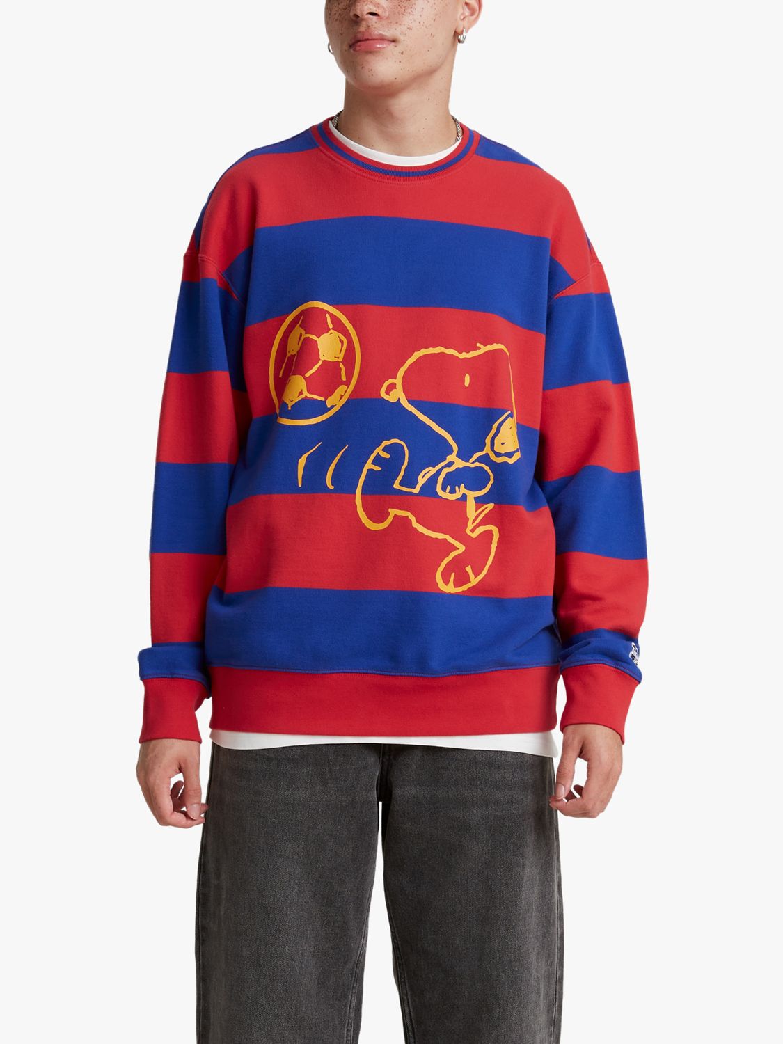 LEVI'S Peanuts Crew Neck Soccer Snoopy Sweatshirt endource