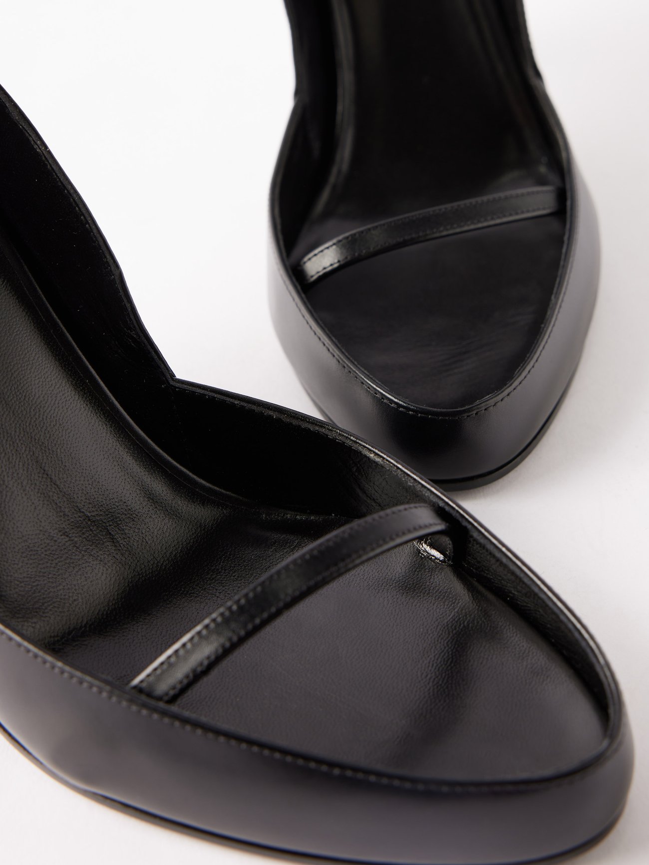 THE ROW Round-Toe 90 Leather Pumps | endource