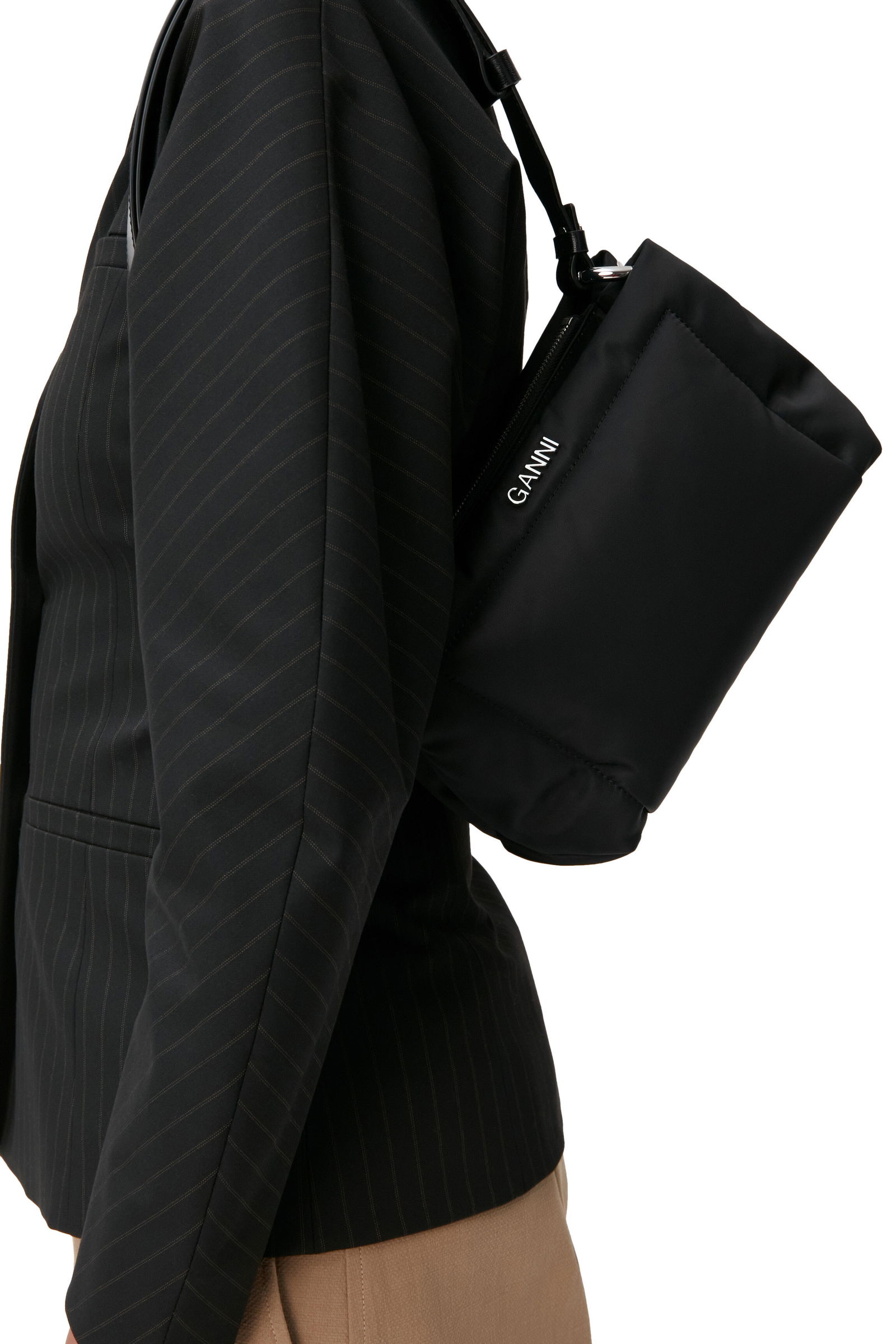 ganni-medium-pillow-bag.jpg? 