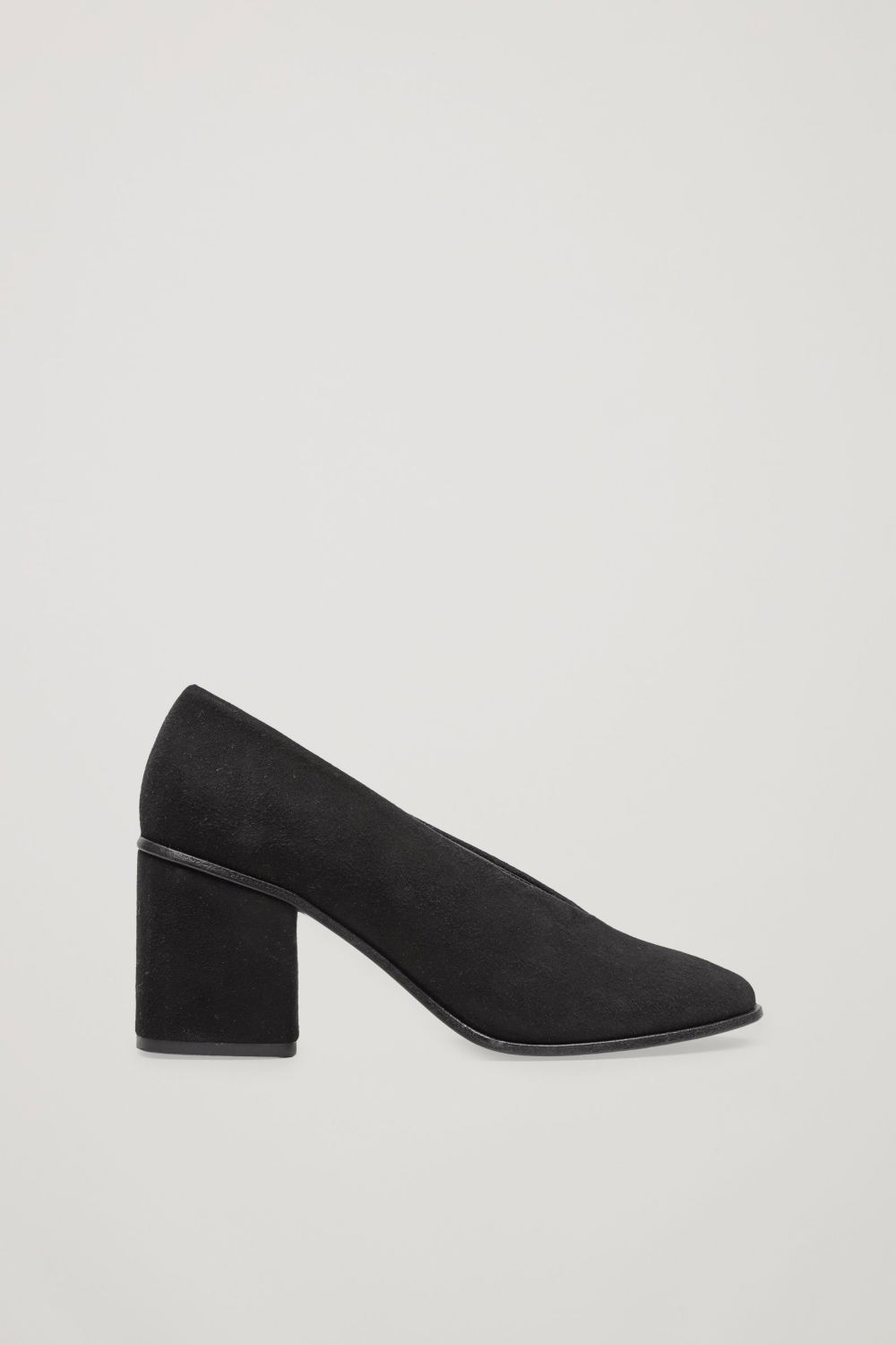 COS Chunky Heel Pumps in Black | Endource