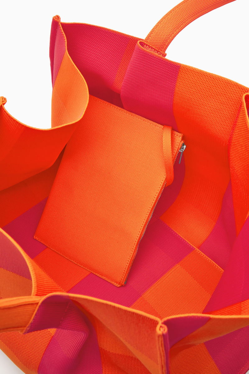 COS Checked Shopper endource