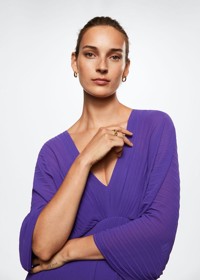 MANGO Flowy Pleated Dress | endource MANGO Flowy Pleated Dress | endource