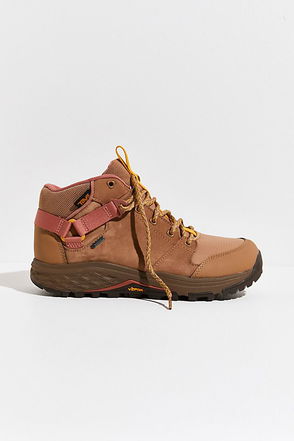 teva leather boots