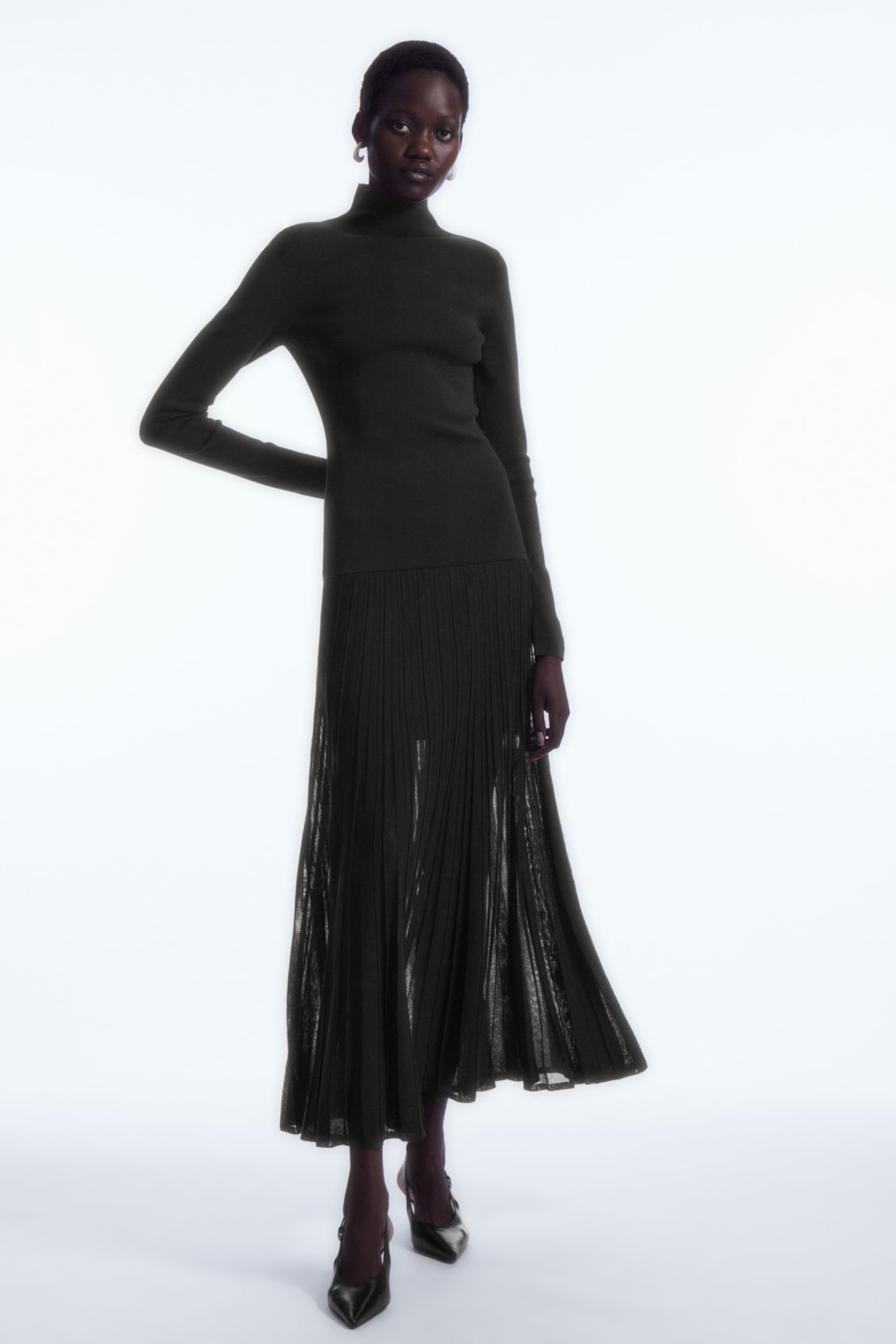 pleated knitted turtleneck maxi dress Oversized Cable Knit Sweater Dress - Turtleneck Maxi Dress With Pockets