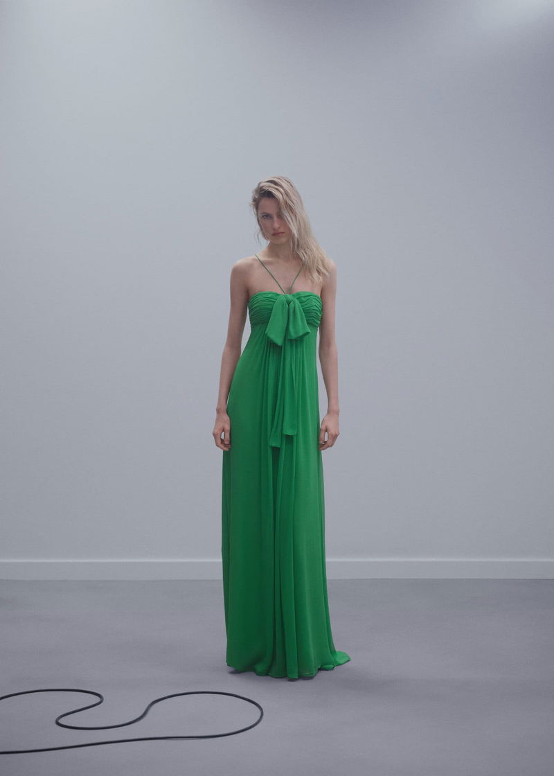 mango draped satin dress with bow detail Mango - Draped dress with brooch