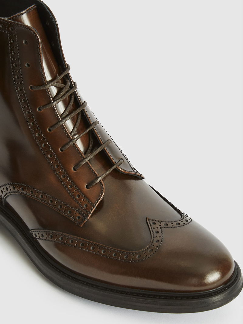 REISS Stepney Brogue Detail Boots | endource display picture 1