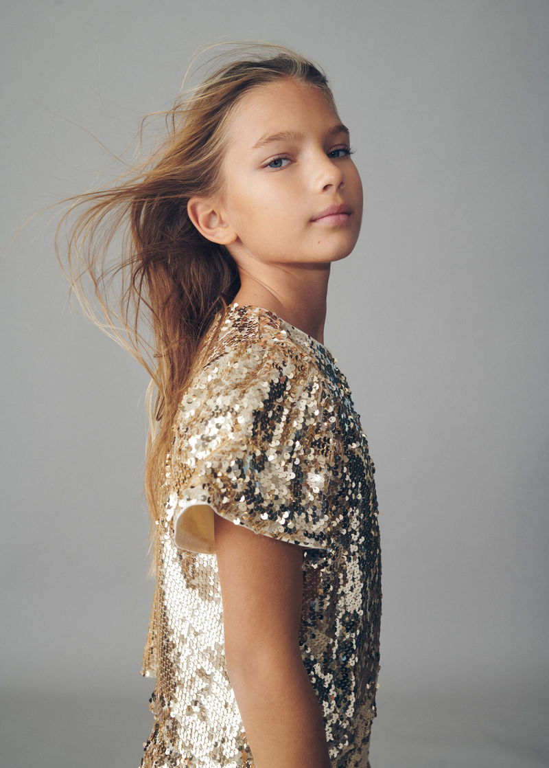 girls gold shirt