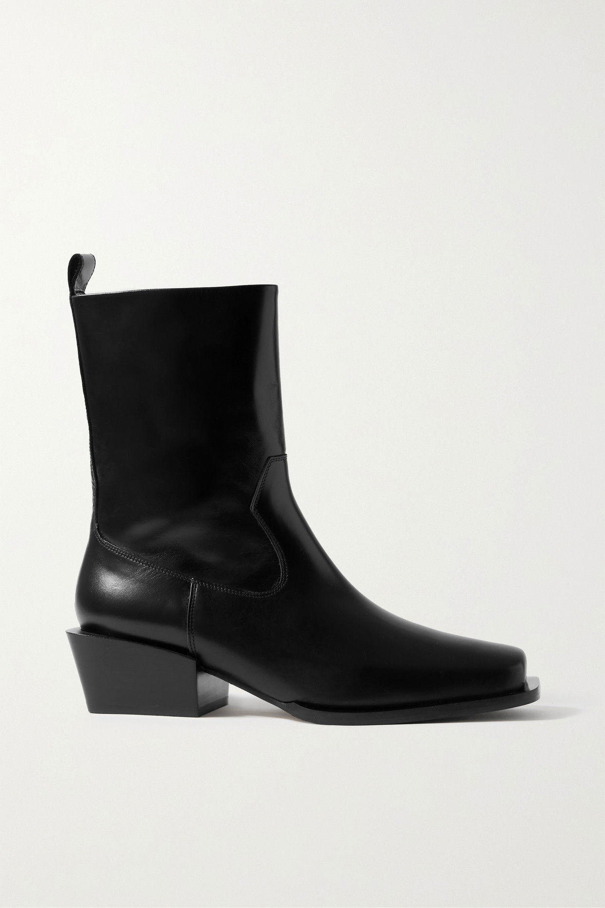 AEYDE Bill Leather Ankle Boots in Black | Endource