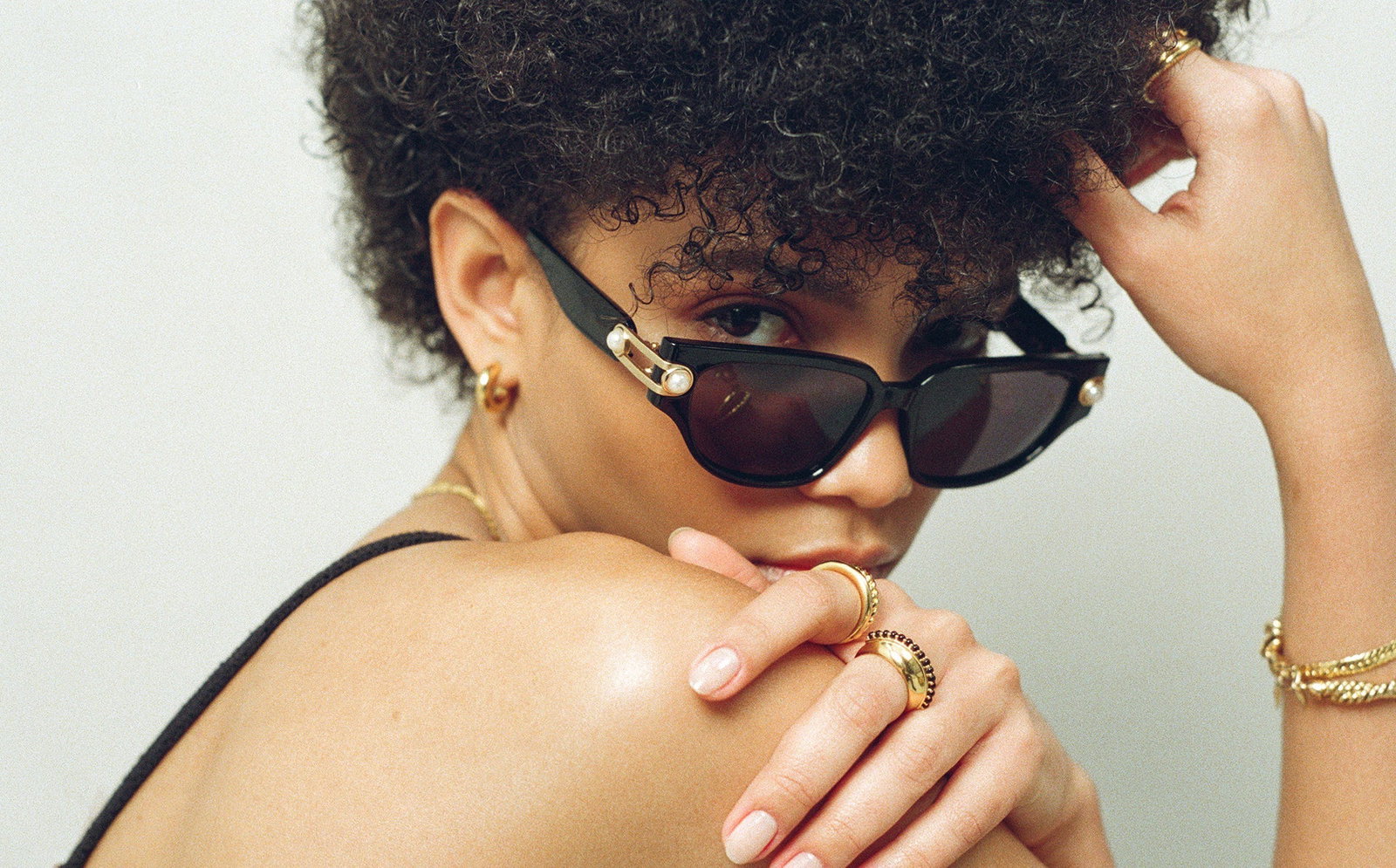 MISSOMA Le Specs x Missoma - Serpens Link Cat-Eye Sunglasses 