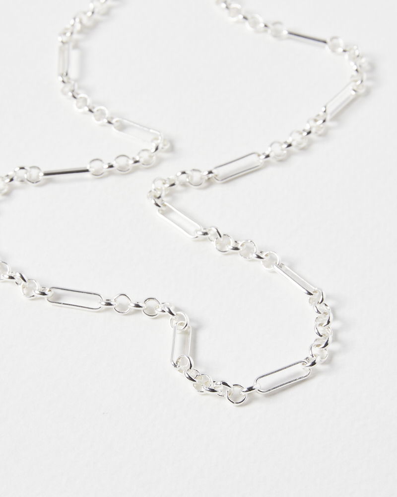 Does Wearing A Silver Chain Necklace Have Health Benefits? - Oliver Cabell