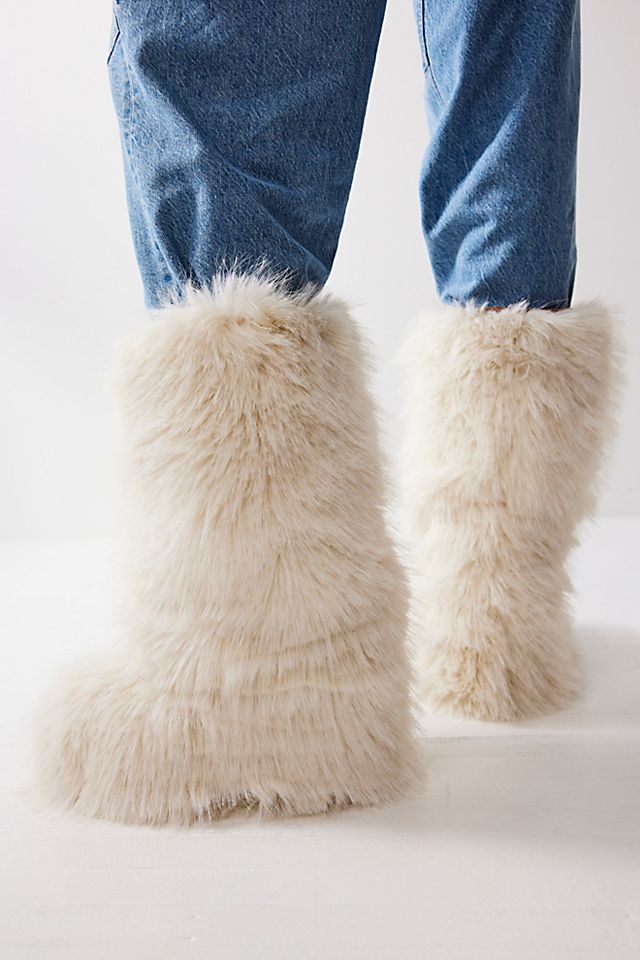 FREE PEOPLE FP Collection Apres All Day Boots in Polar White Endource