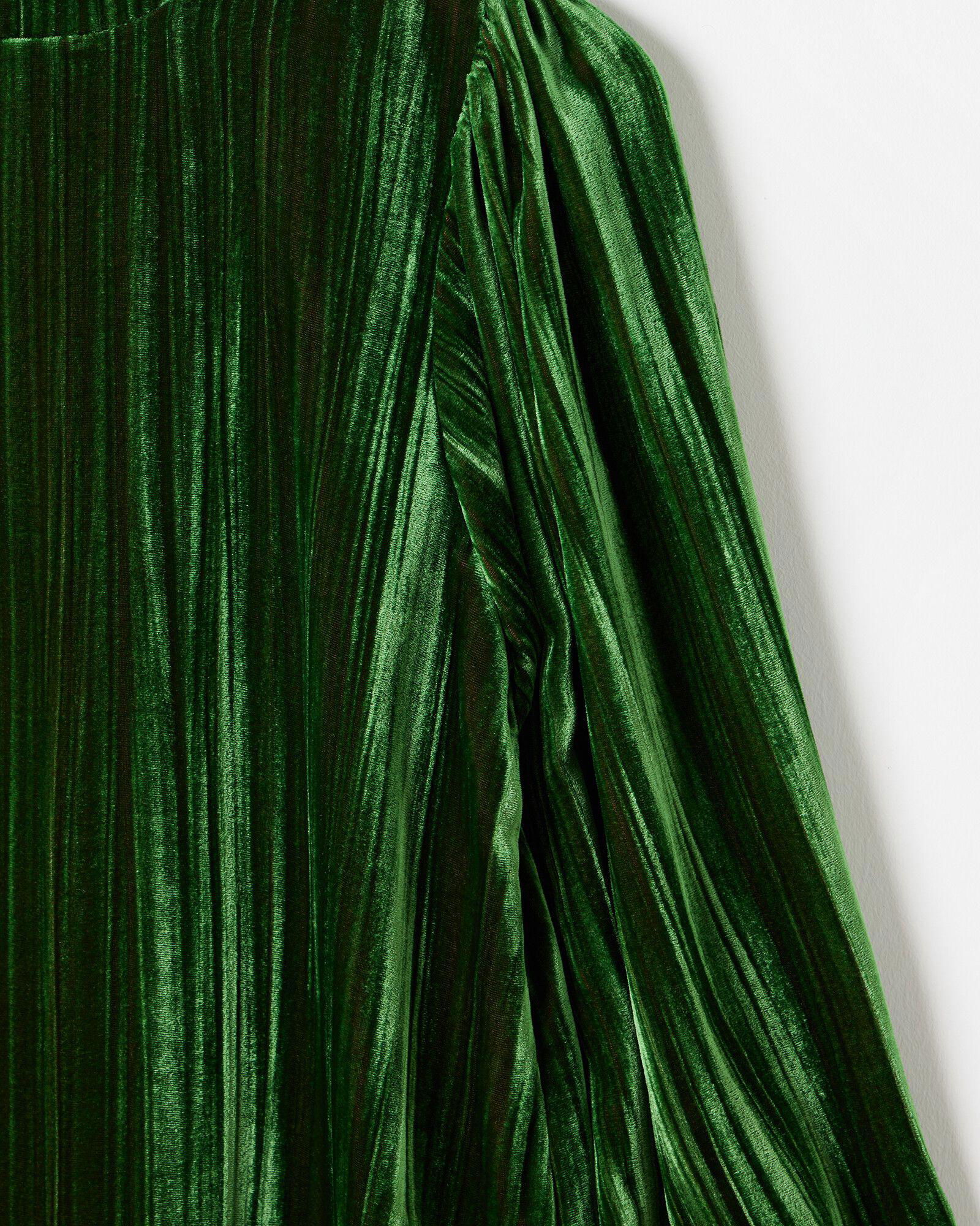 slim fit dress slacks Lost In A Novel Velvet Mini Dress In Hunter Green main image 0