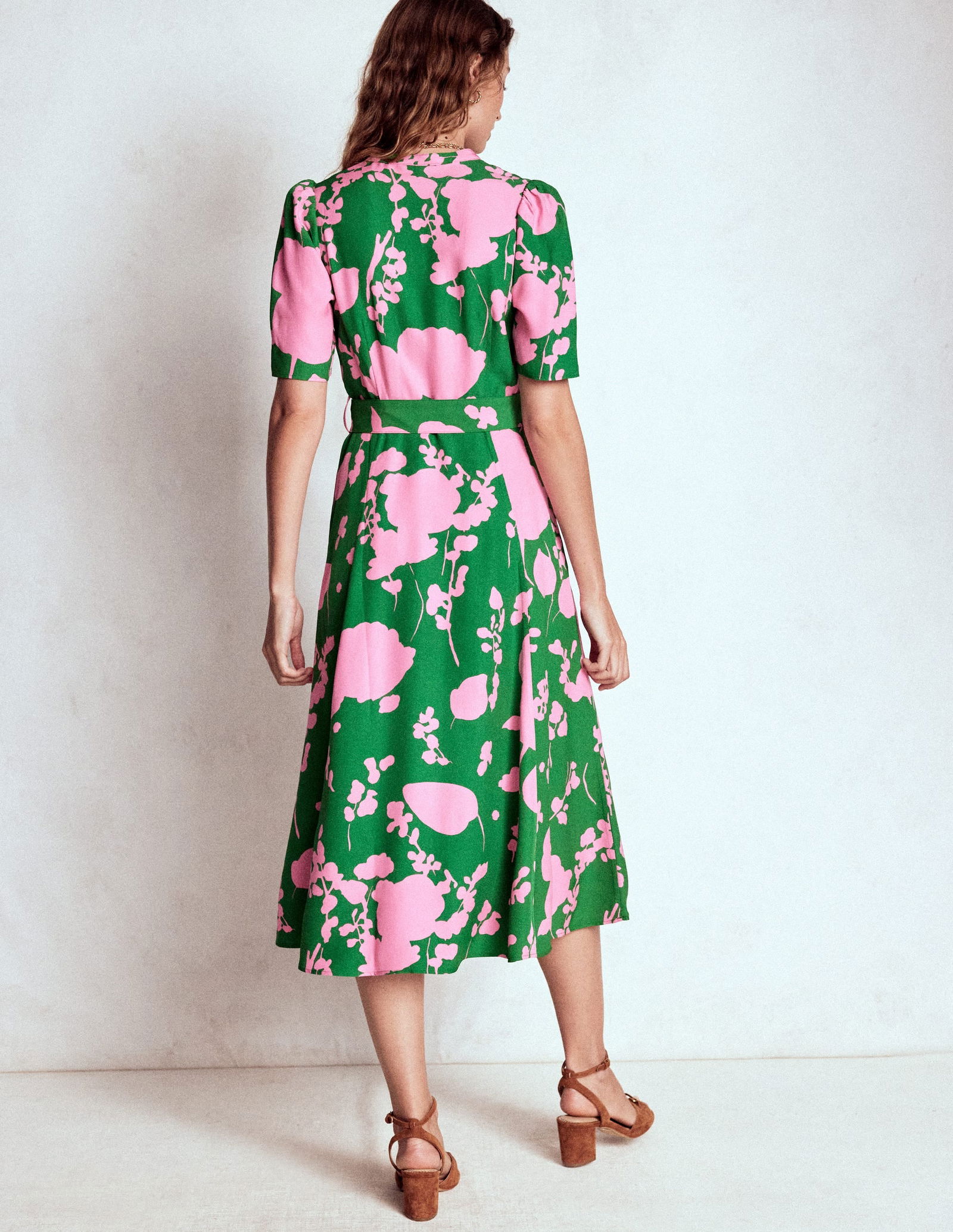 maxi linen dress Rebecca 18 INV-132980 Features a round neckline Black Cocktail Dress With Color:Green And White