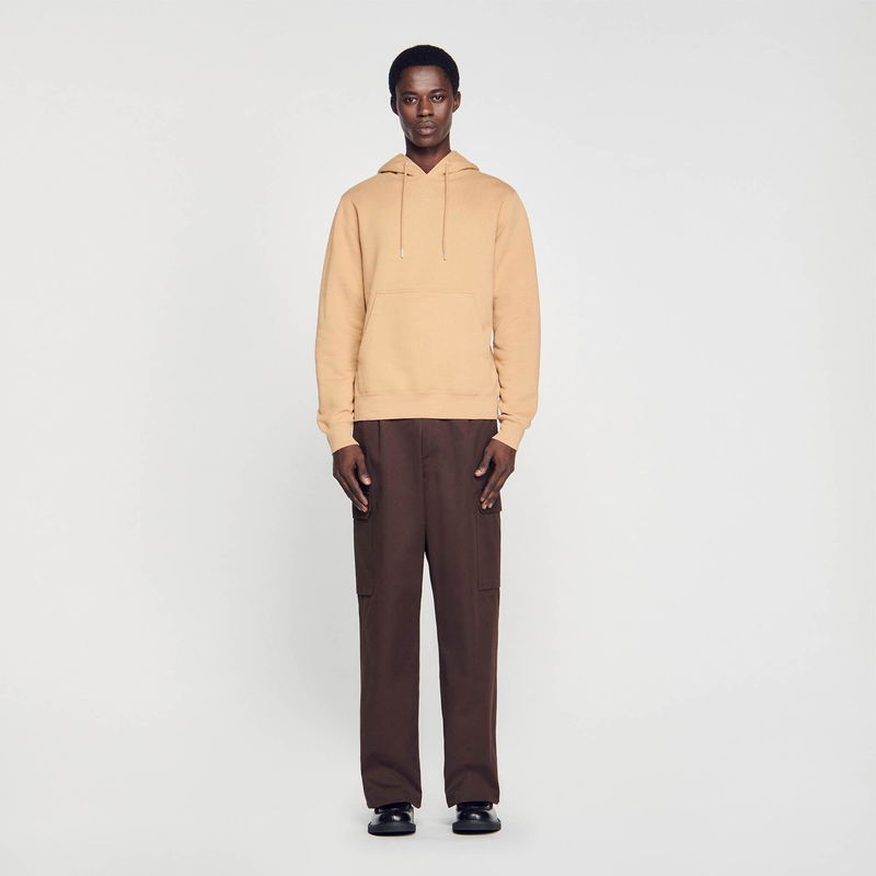 Sandro - Beige hoodie and brown cargo pants outfit