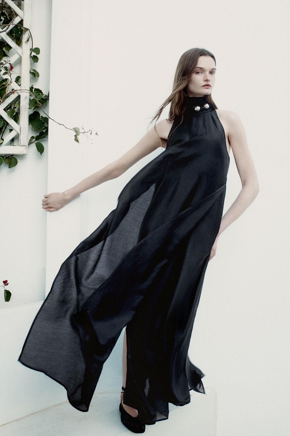 COS Halterneck A-Line Maxi Dress | endource COS Halterneck A-Line Maxi Dress | endource