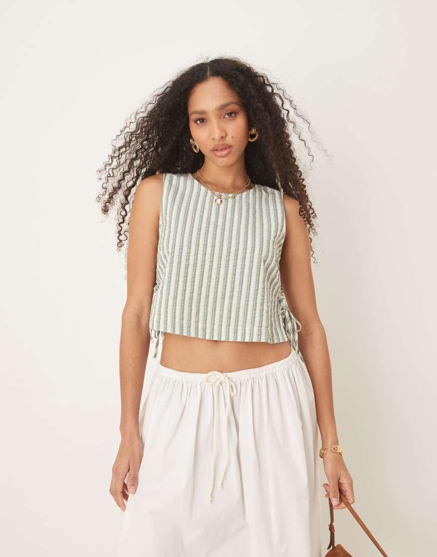 NOBODY'S CHILD Verity Tie-Side Linen Top | endource