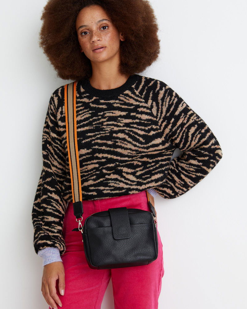 OLIVER BONAS Eve Fold Over Crossbody Camera Bag Large in Black Endource