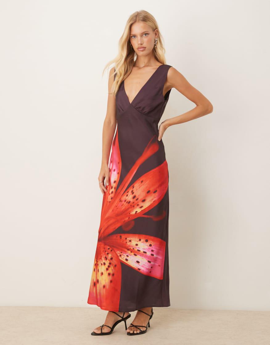 ABERCROMBIE + FITCH Abercrombie & Fitch Occasion Open Back Maxi Dress In Red Flower Print | endource ABERCROMBIE + FITCH Abercrombie & Fitch Occasion Open Back Maxi Dress In Red Flower Print | endource