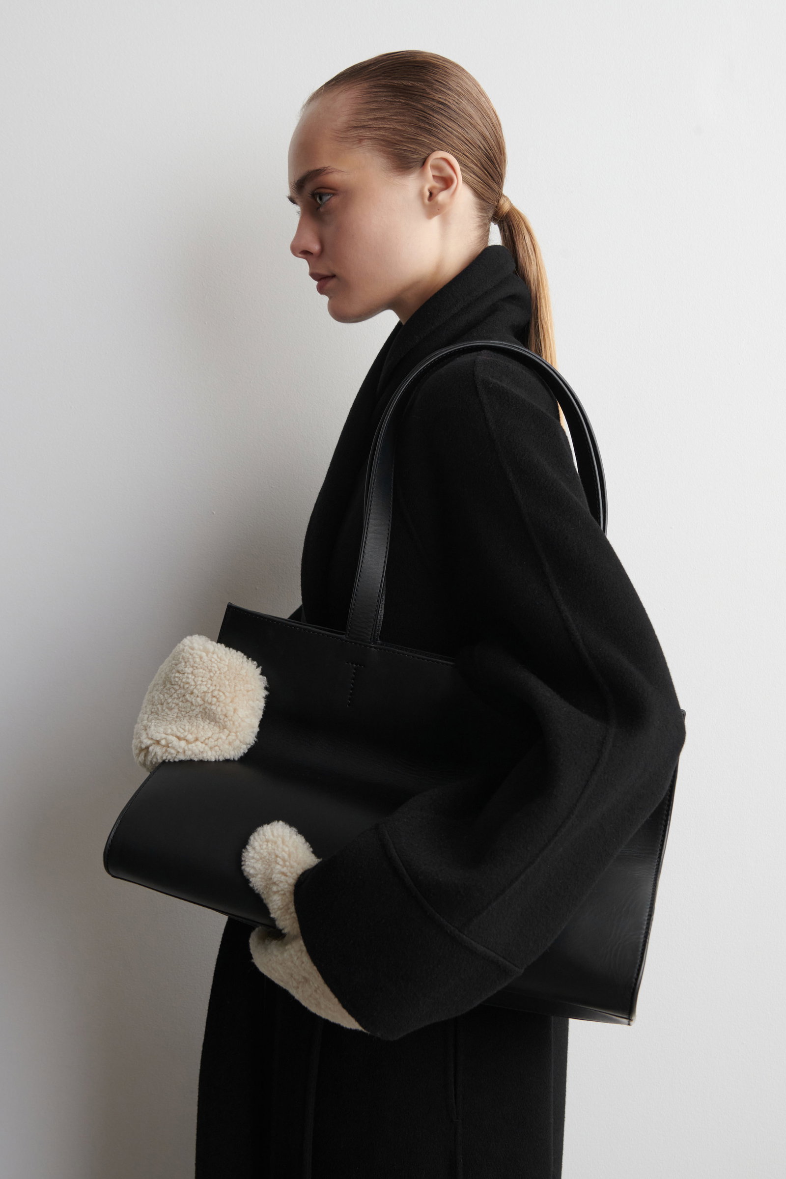Cos Mittens COS SHEARLING MITTENS | endource