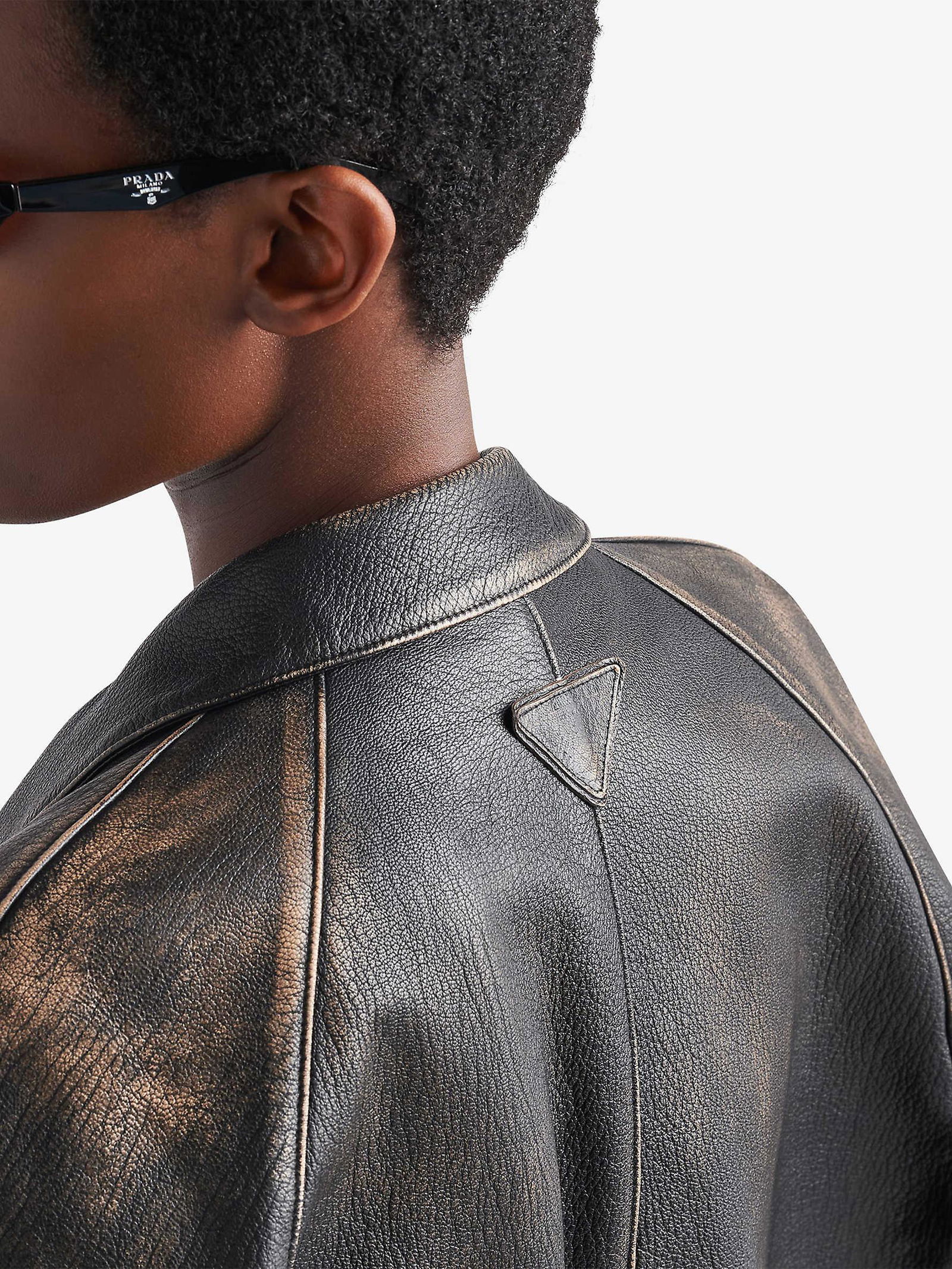 prada-vintage-finish-triangle- 