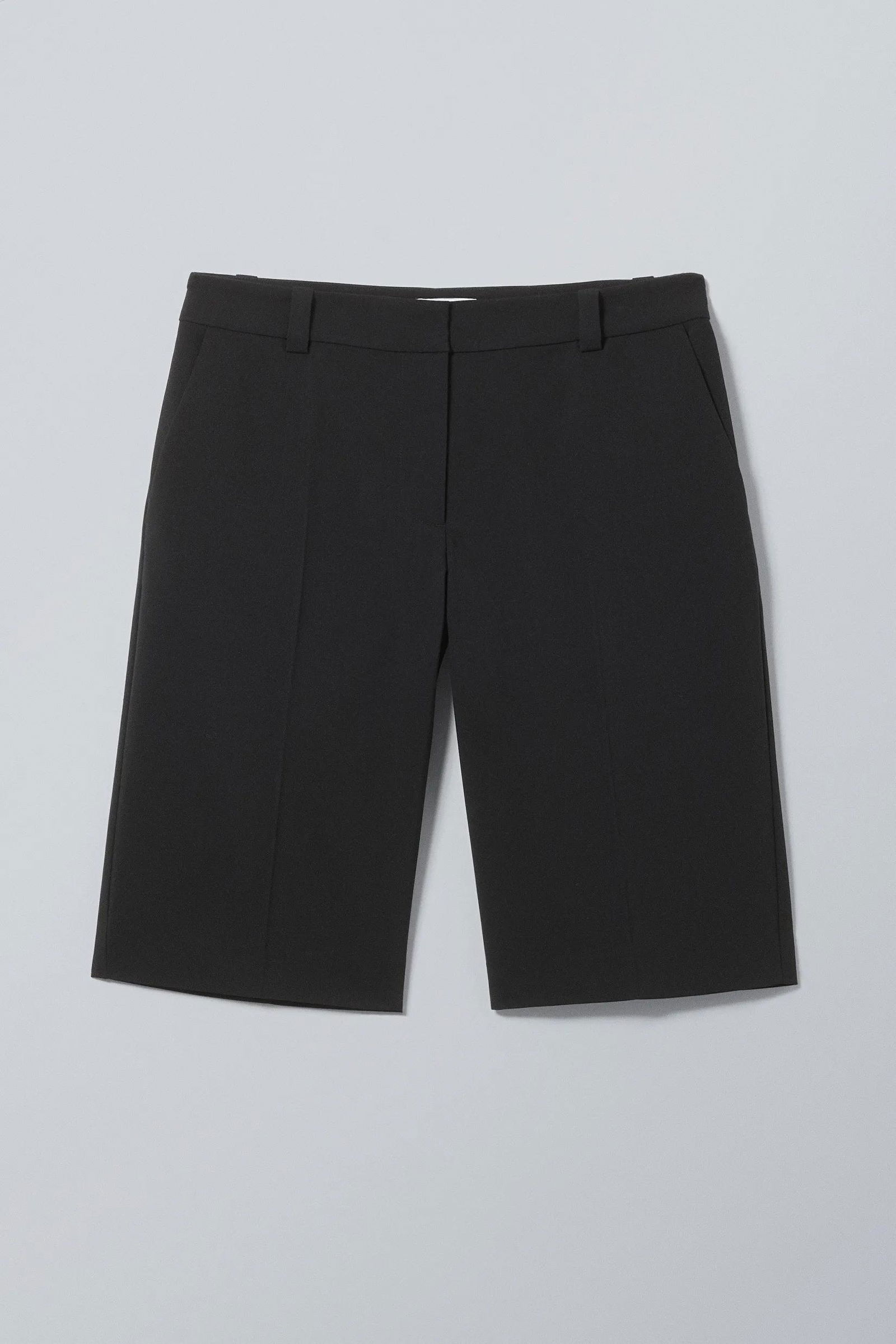 WEEKDAY Knee Length Suiting Shorts endource