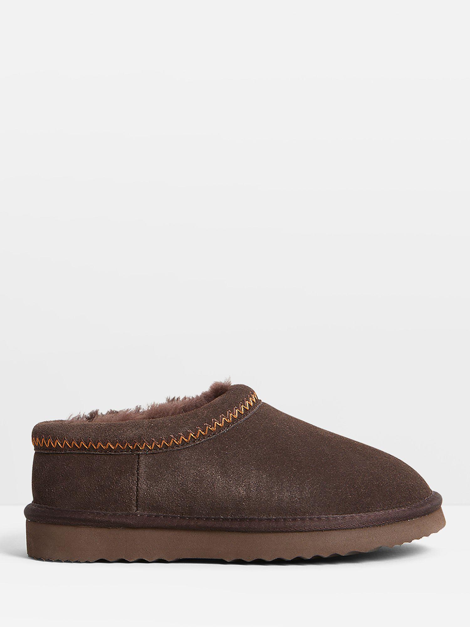 HUSH Snug Sheepskin Slippers in Brown Chestnut | endource