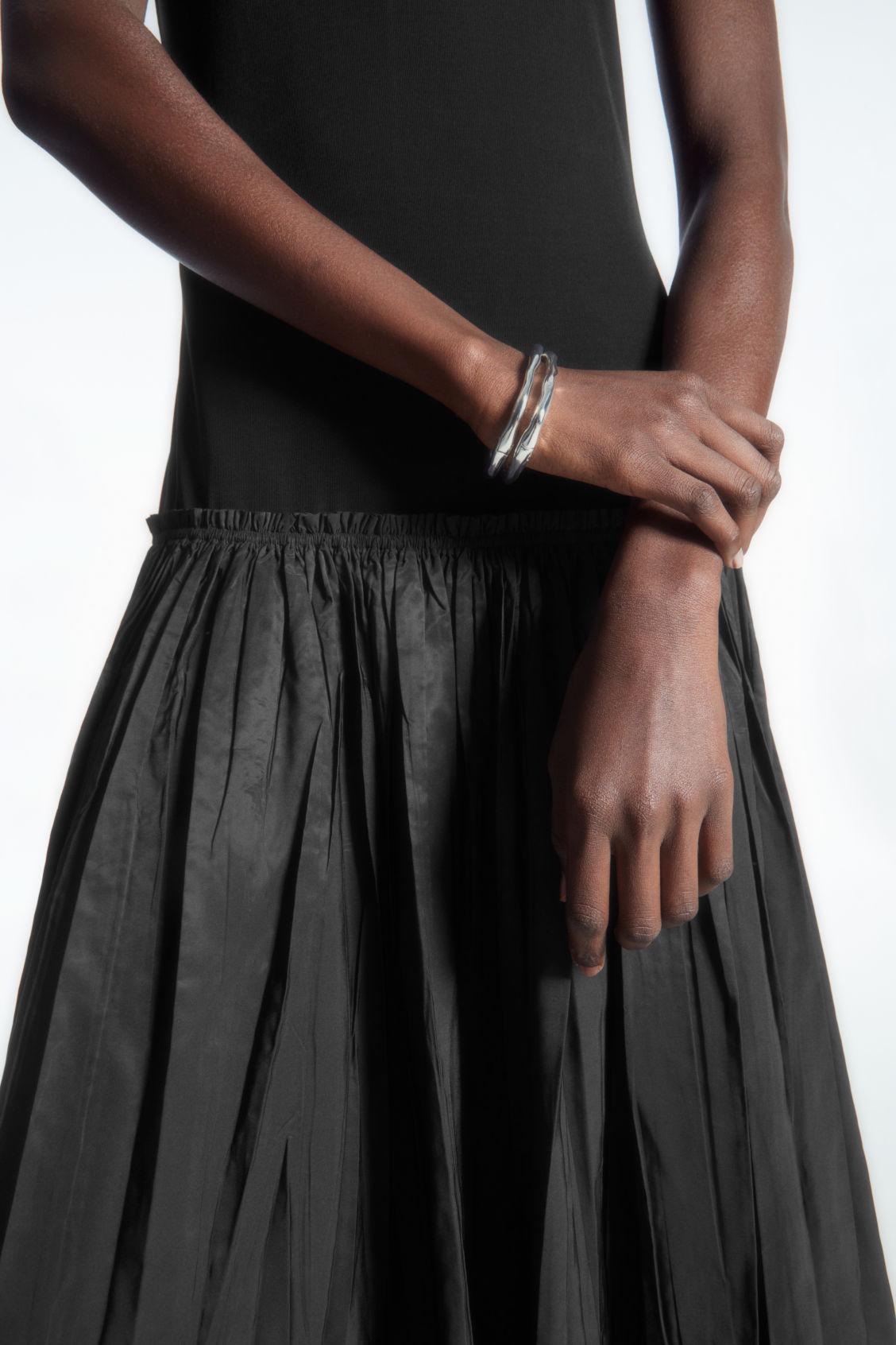 knee length dresses for ladies Flowing Dropped Waist Maxi Dress